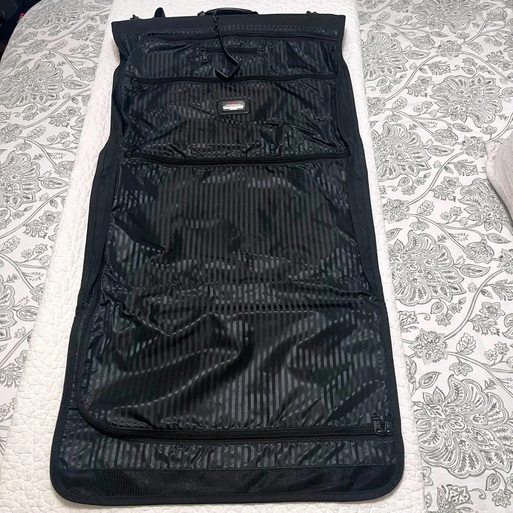 TUMI 236D3 Black Ballistic Nylon Tri-Fold Garment Bag Travel Suit Carrier